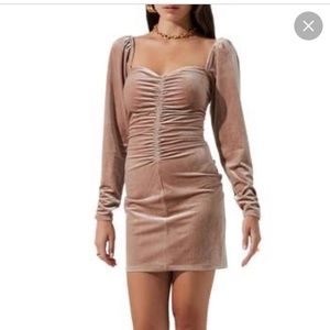 Astr the label short long sleeve velvet dress